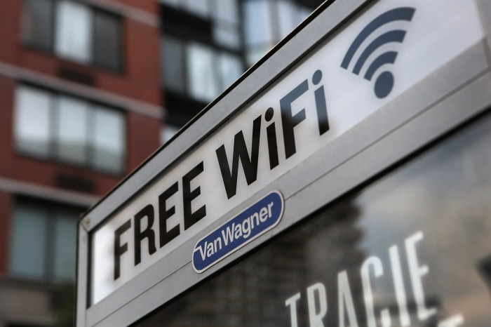 International phone plan travel options when walkingontravels article tips